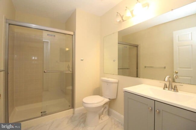 Building Photo - 58 Chambord Ct