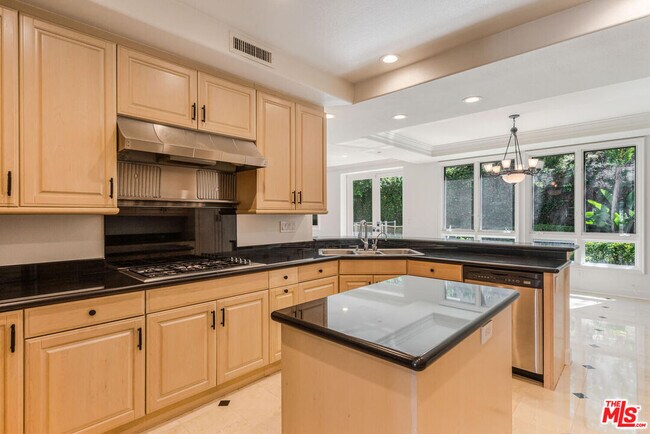 Building Photo - 2370 Brookshire Ln