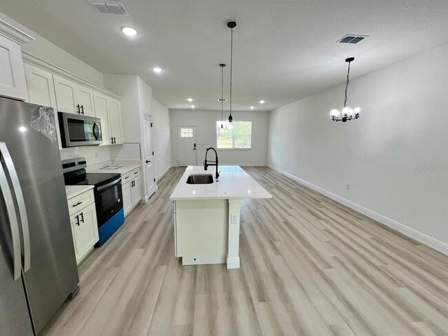 Building Photo - 8114 N Maltese Dr