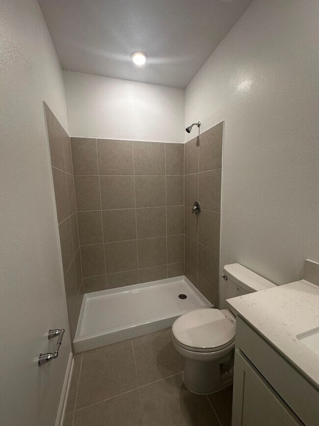 Building Photo - Stunning new construction 3/2 in Wynnstone Gated Community of Davenport.  Available now!
