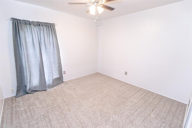 Building Photo - 14226 Morinscott Dr