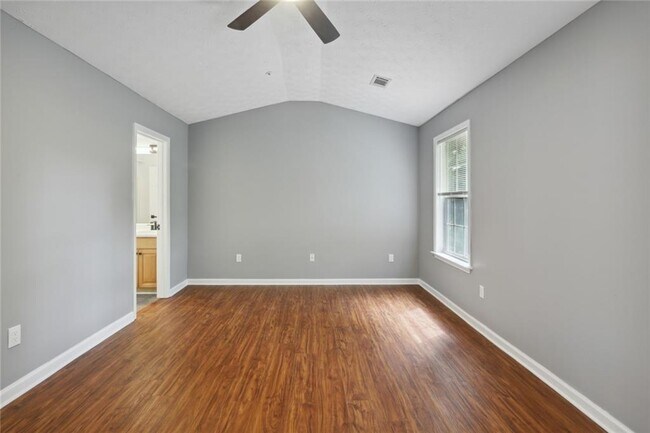 Building Photo - 1328 Glenover Way
