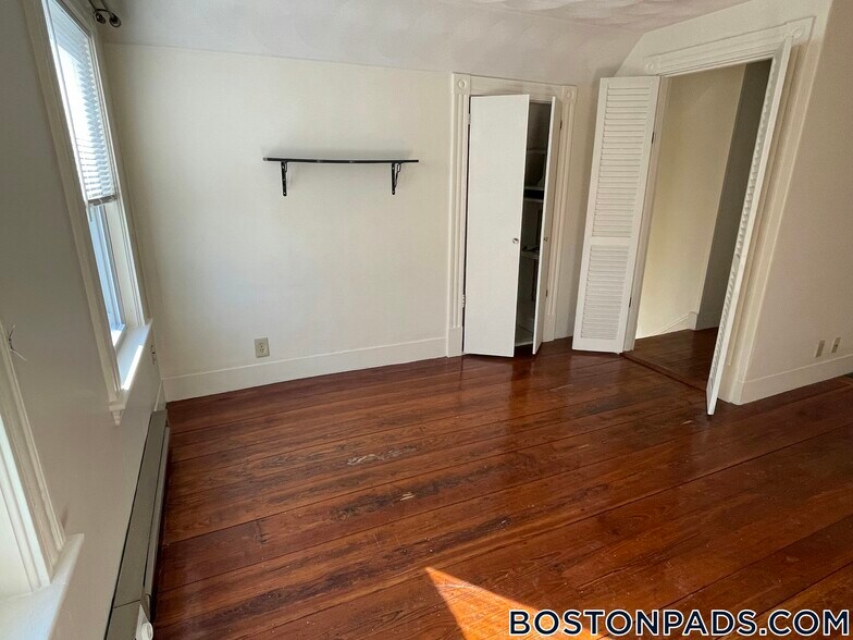 Building Photo - 79 Electric Ave