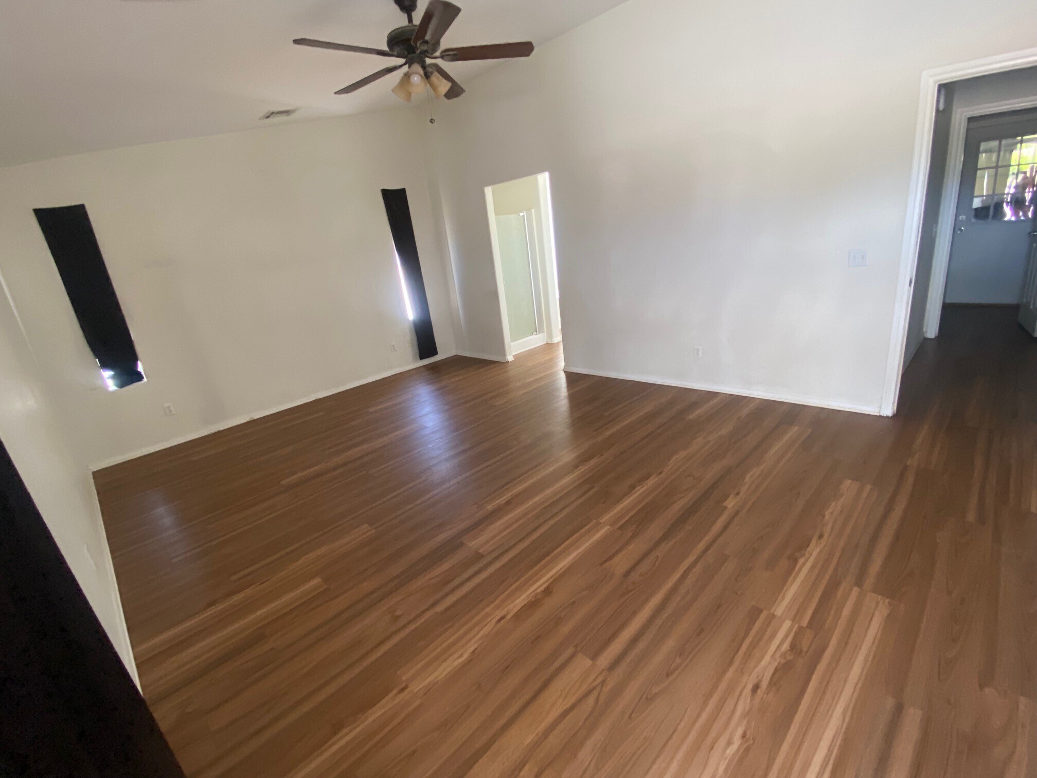 Building Photo - 3821 Ravine Ave