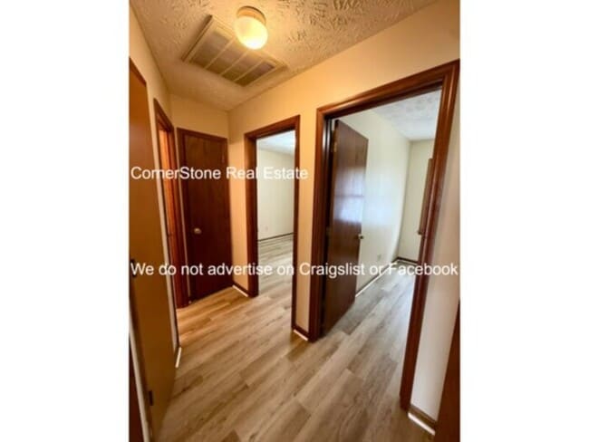 Building Photo - 2217 Mossycup Ln