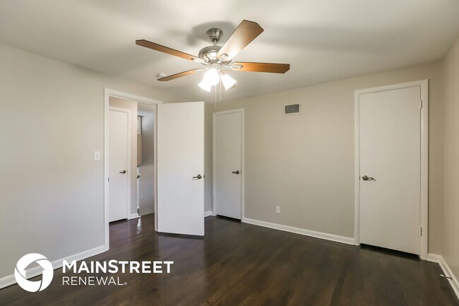 Building Photo - 7730 W 96th St