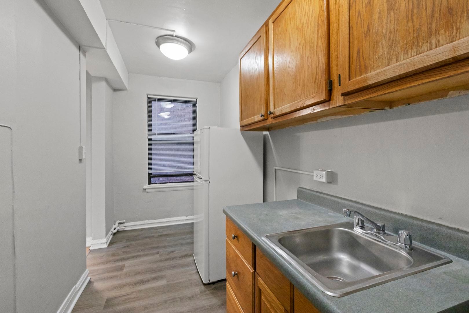 Building Photo - 630 W Sheridan Rd