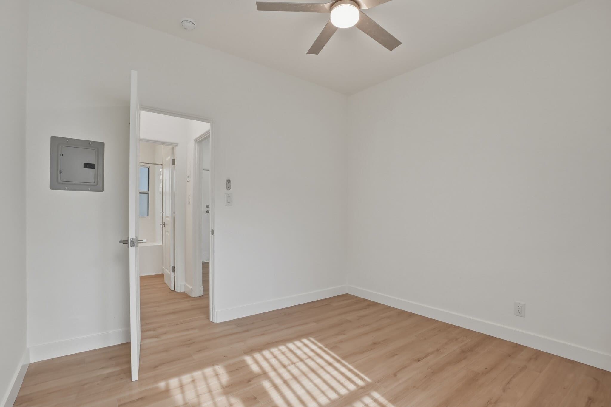 Building Photo - 2317 Ocean Park Blvd