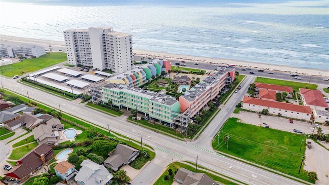 Building Photo - 7820 Seawall Blvd