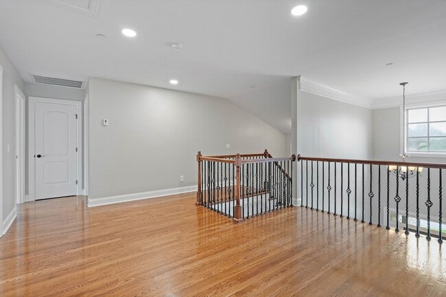 Building Photo - 1005 Brittain Downs Dr