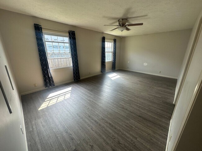 Building Photo - Welcome to this charming 3 bedroom, 2 bathroom home located in West Lafayette, IN.