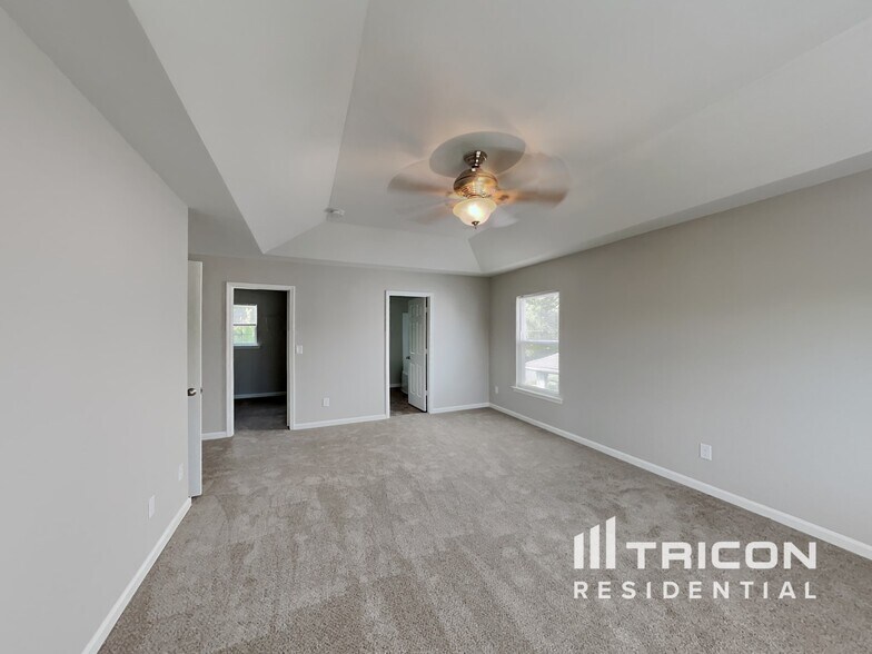 Building Photo - 11019 Kinnairds St