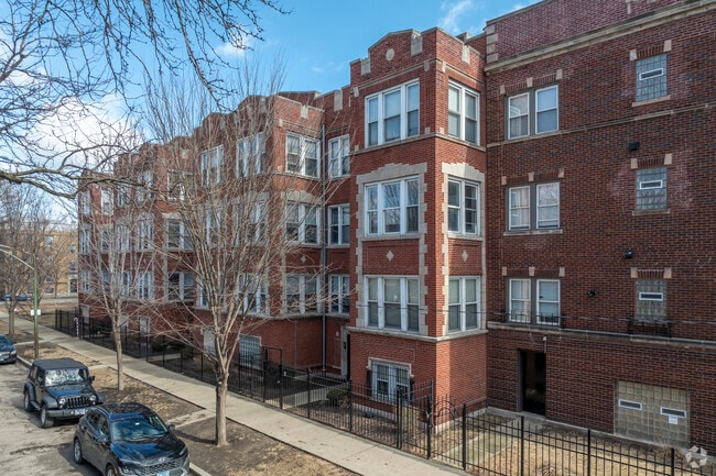 Building Photo - 6211-6221 S Vernon Ave