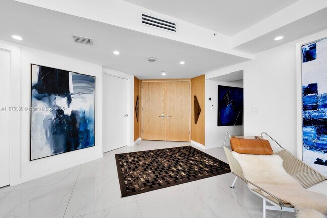 Building Photo - 2127 Brickell Ave