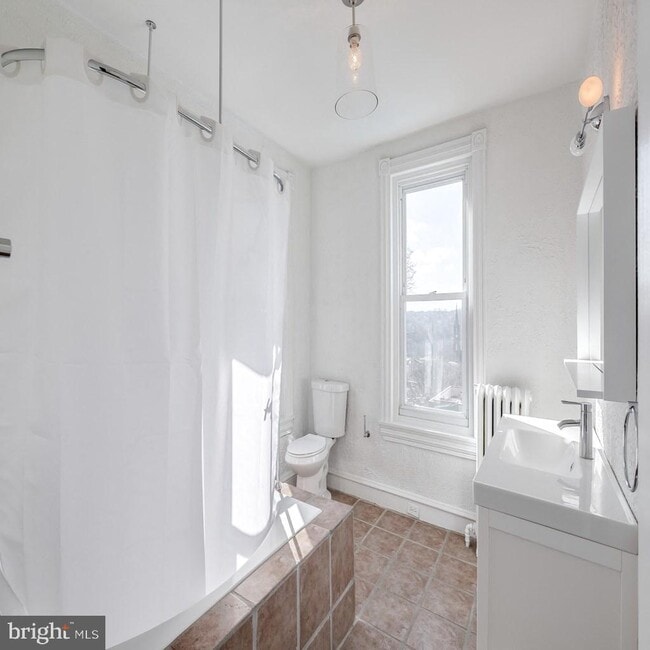 Building Photo - 243 Krams Ave