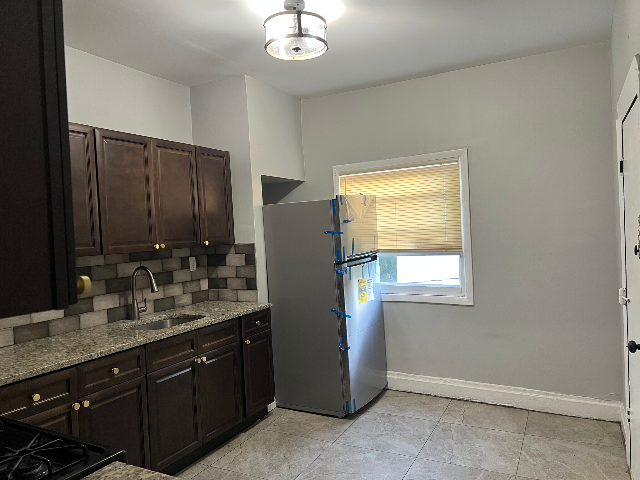 Building Photo - 15 William St