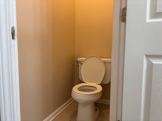 Building Photo - 3410 Camens Ct NE