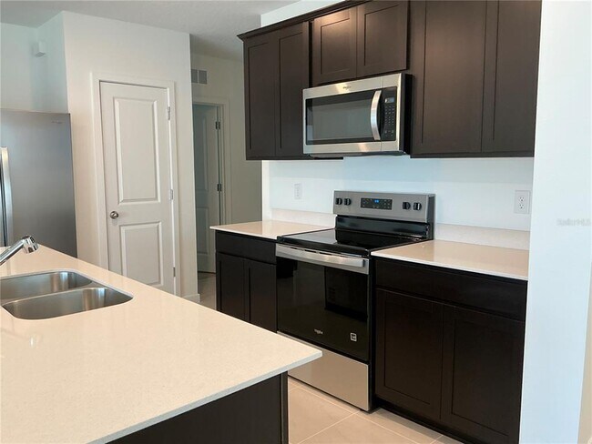 Building Photo - 3545 Hornbeam Rd
