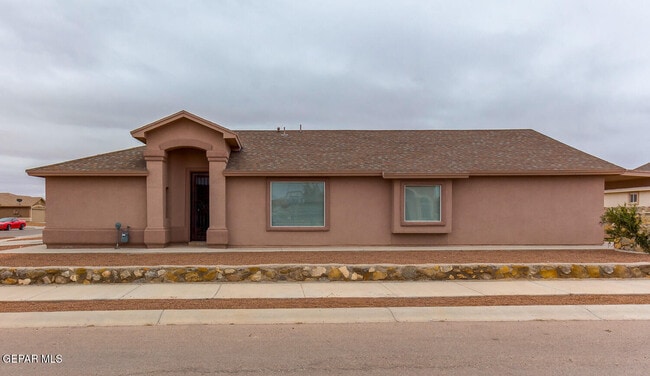 Building Photo - 814 Desert Silver Dr