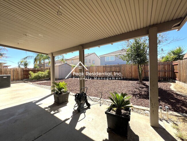 Building Photo - Spacious 4bd/3ba Elk Grove Home!