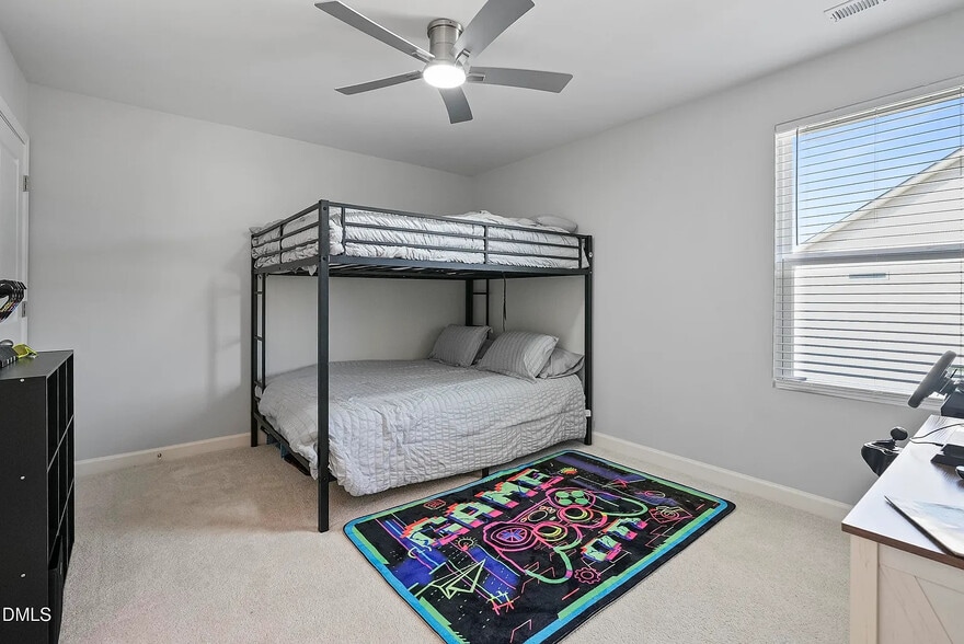Building Photo - Room in House on Longleaf Gln Ln