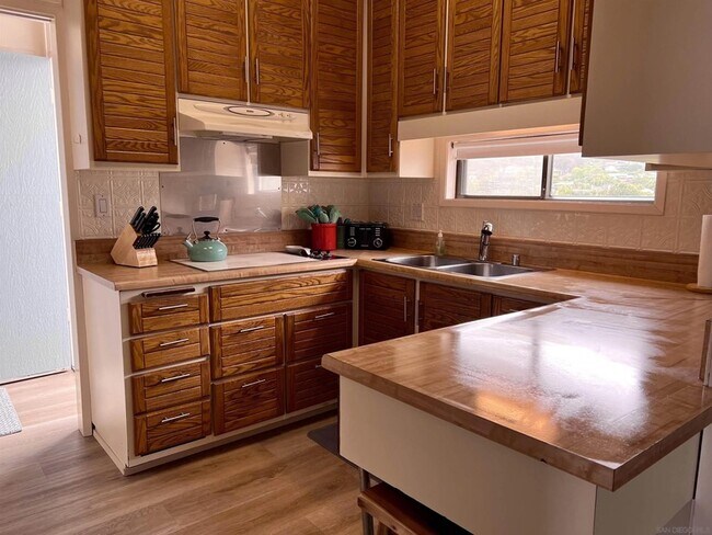 Building Photo - 8263 Camino Del Oro