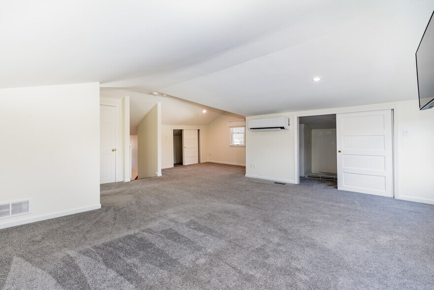 Building Photo - 516 Goethe Ave