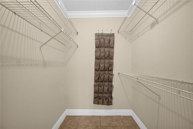 Building Photo - 8120 Geneva Ct