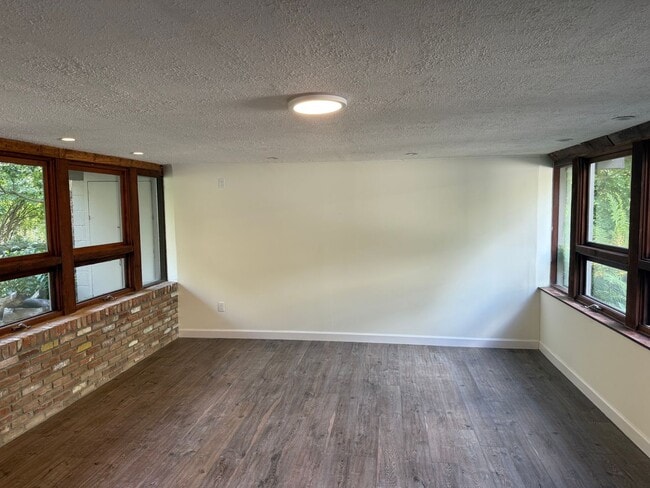 Building Photo - Spacious Mid-Century Modern Rental in Canton - 4 bed, 2 bath