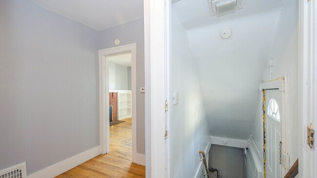 Building Photo - 1441 S State St