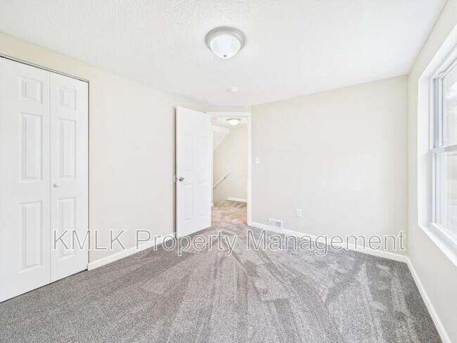 Building Photo - 9042 Maple Grove Rd