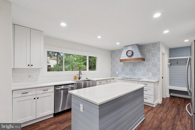 Building Photo - 1291 Mason Mill Ct