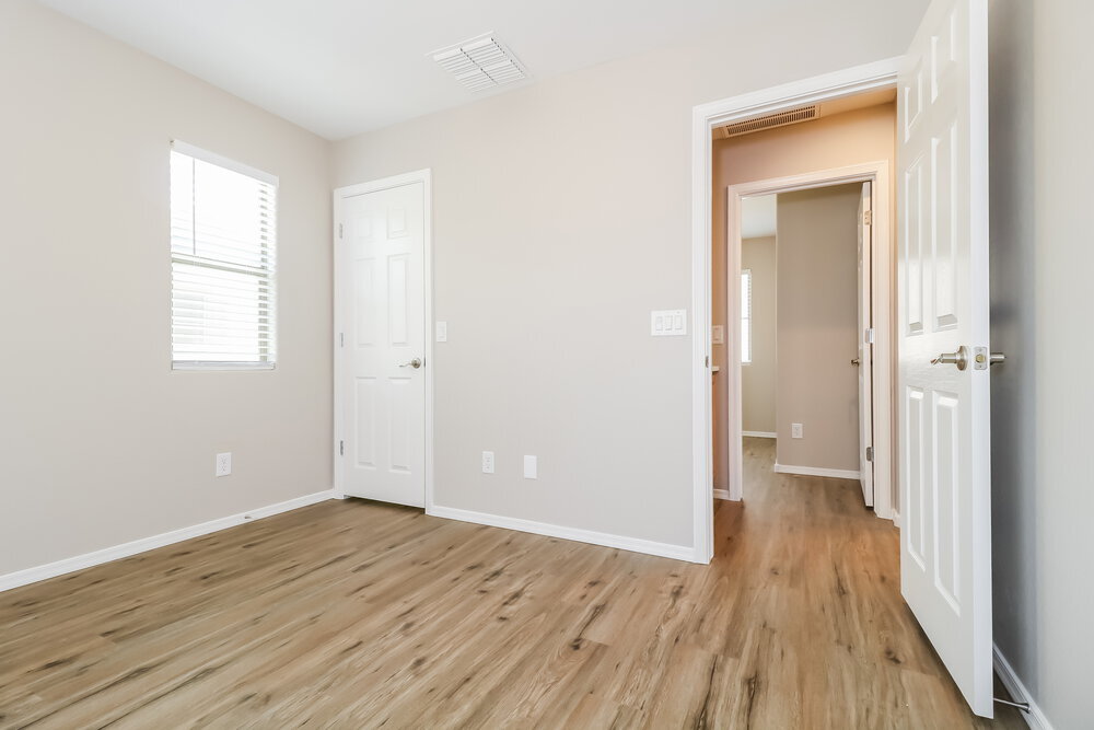 Building Photo - 14069 W Country Gables Dr