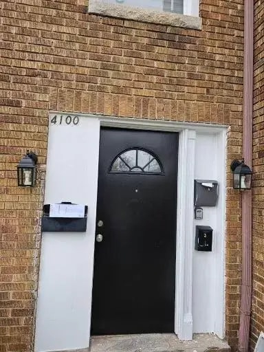 Primary Photo - 4100 W Forest Park Ave