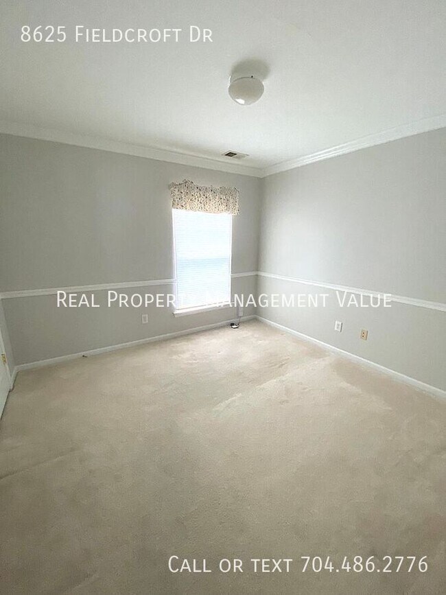 Building Photo - 8625 Fieldcroft Dr