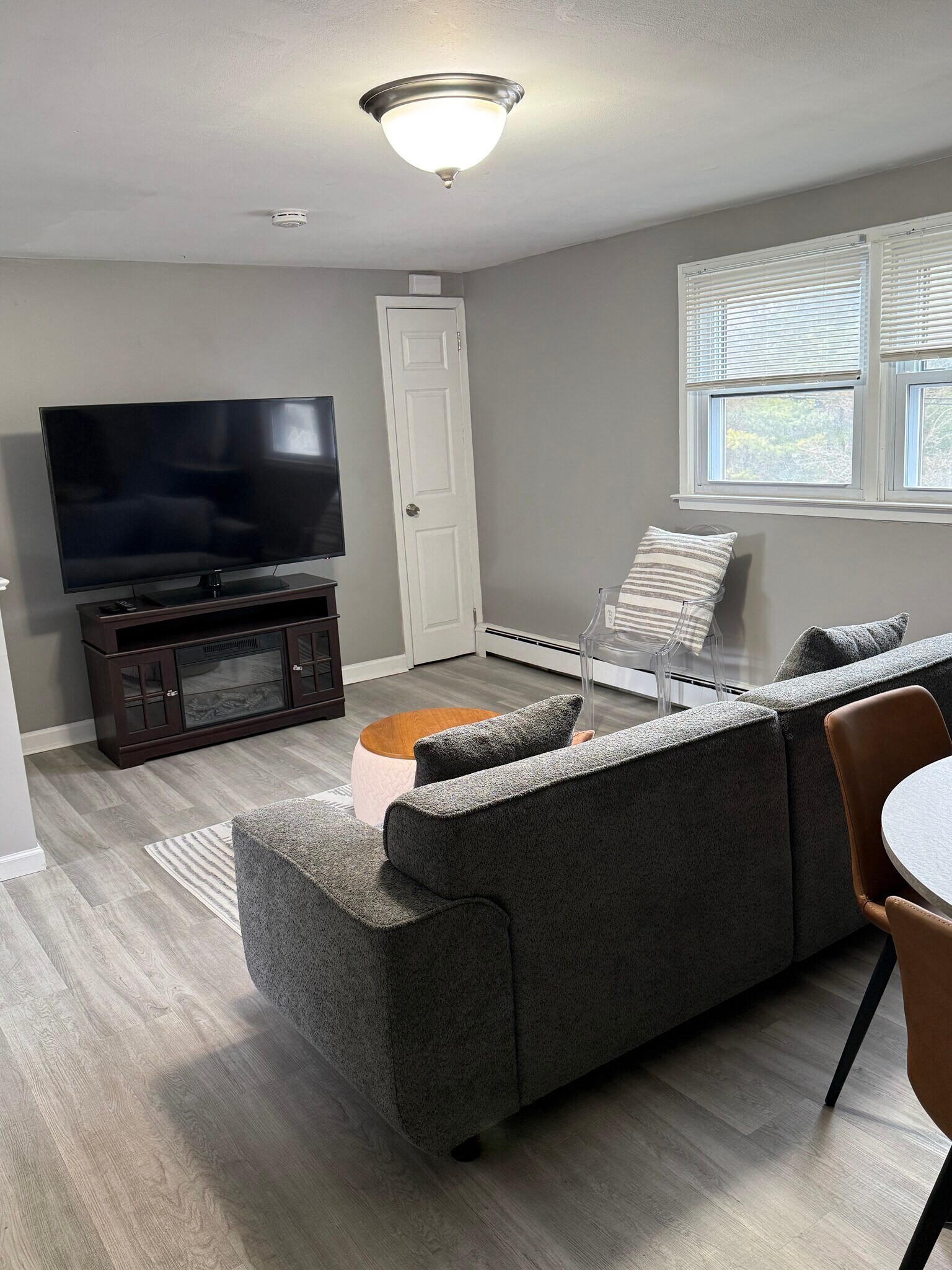 Seating Area - 15 Macon St
