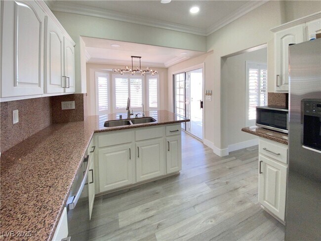 Building Photo - 10420 Villa Ridge Dr