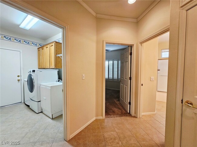 Building Photo - 2570 Hayesville Ave