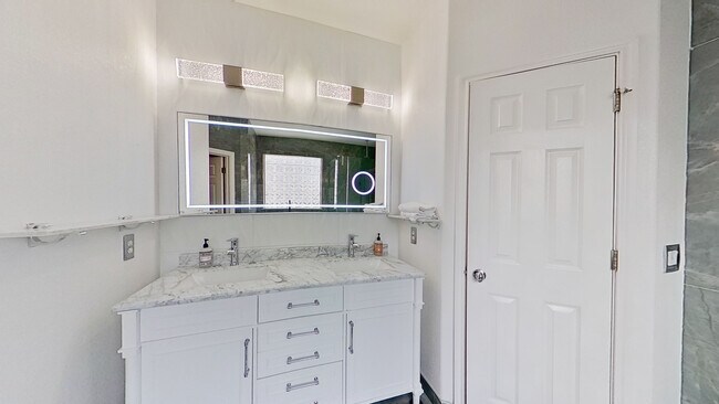 Building Photo - 1007 Brown Dr