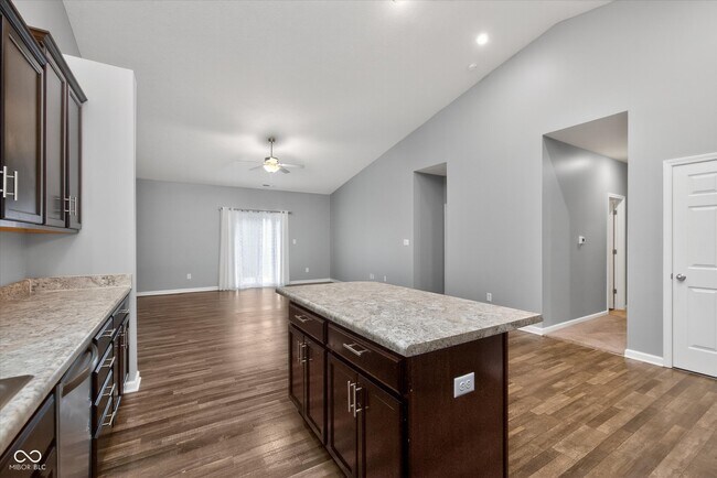 Building Photo - 6607 Laurelwood Dr