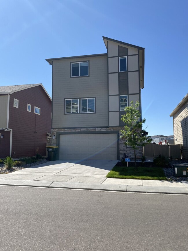 Building Photo - 3 bedroom - Samaritan Loop