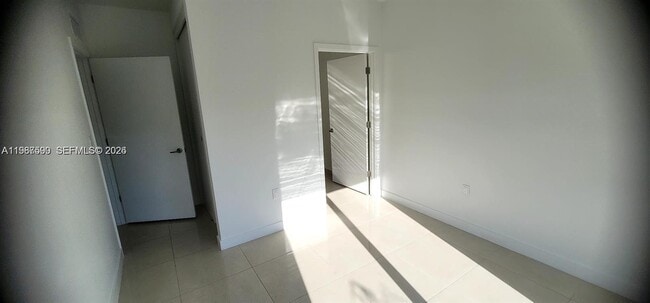 Building Photo - 110 NW 11th Ct