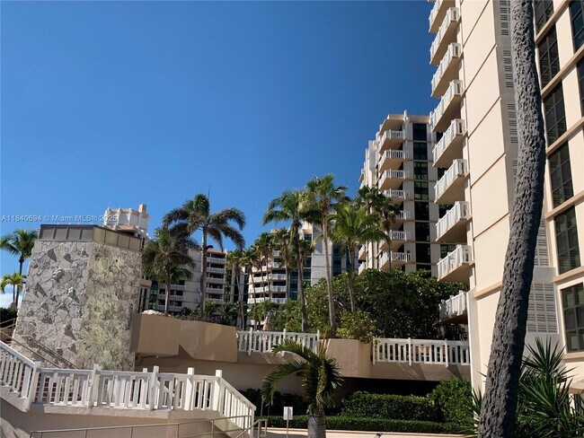 Building Photo - 1111 Crandon Blvd