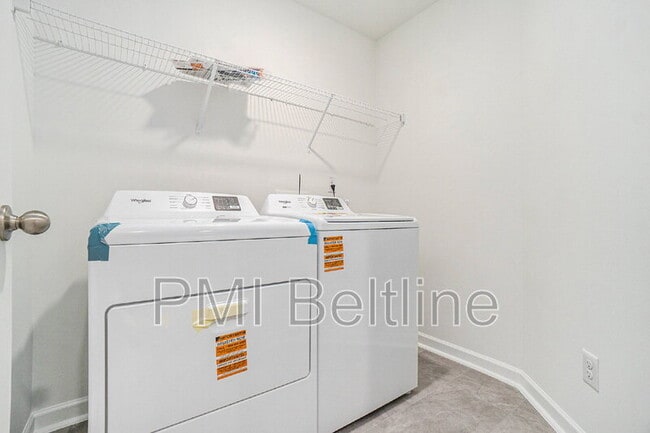 Building Photo - 6229 Honeybell Aly