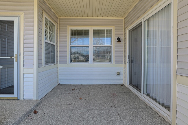 Building Photo - 12166 White Tail Ln