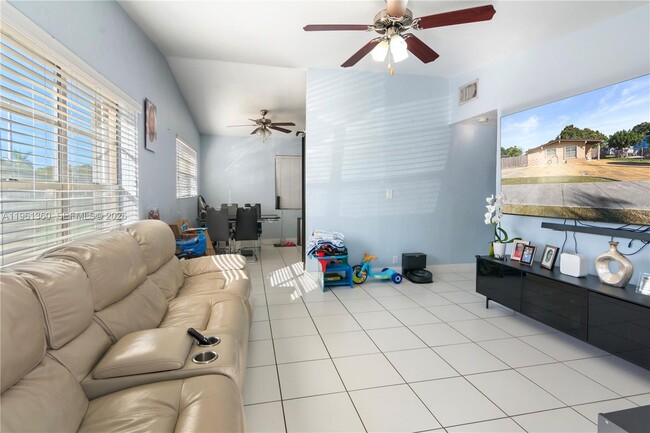 Building Photo - 11535 Lincoln Blvd