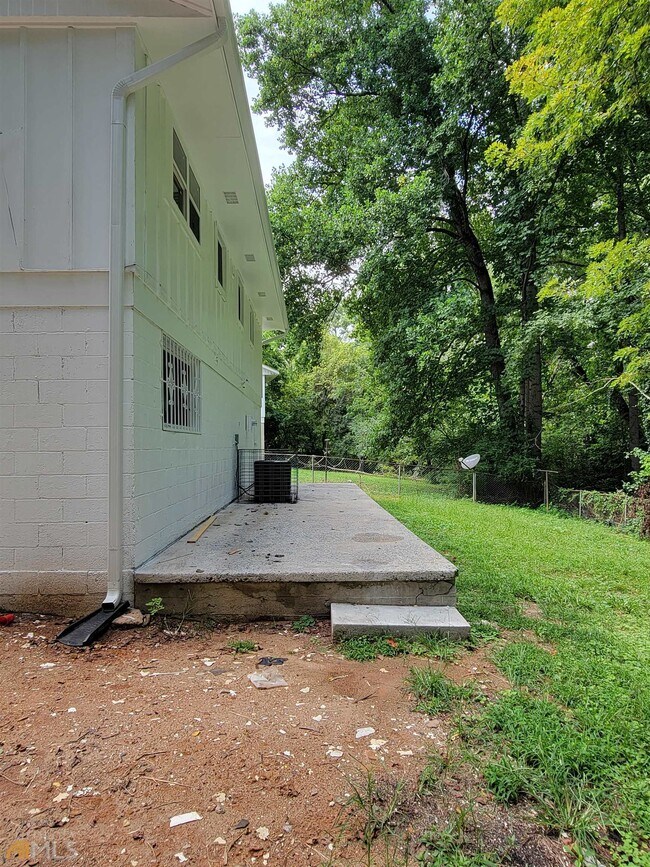 Building Photo - 6628 Stark Ct