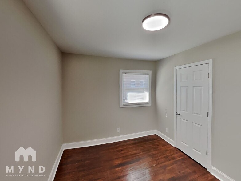 Building Photo - 2408 Dora Dr