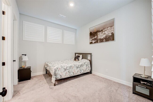 Building Photo - 5111 Maumee River Dr