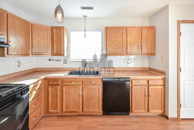 Building Photo - 3126 River Birch Dr